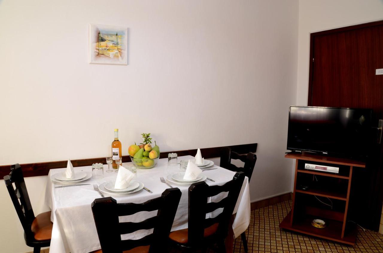 ביוגראד נה מורו Dvosoban Apartman U Centru Grada מראה חיצוני תמונה