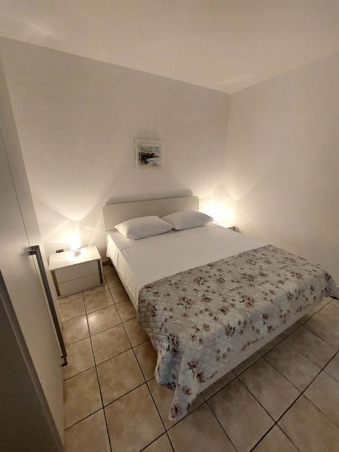 ביוגראד נה מורו Dvosoban Apartman U Centru Grada מראה חיצוני תמונה